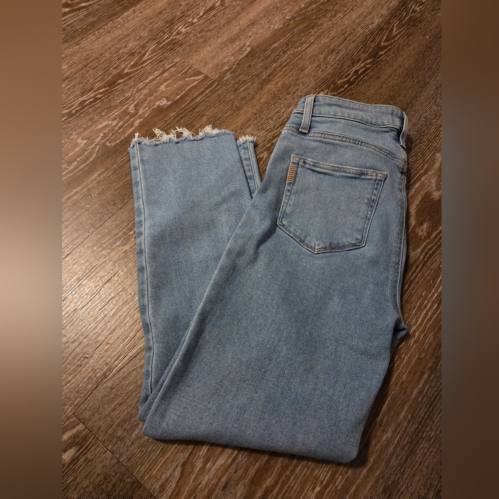 PAIGE Light Blue Hoxton Slim Crop - EUC